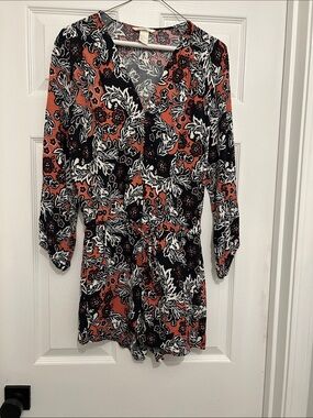 H&M Floral V-Neck Long Sleeve Romper in Rust, Black & White